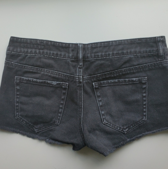PACSUN BLACK LOWRISE JEAN SHORTS - Picture 3 of 4